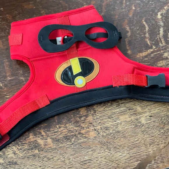 INCREDIBLES HARNESS PET HALLOWEEN COSTUME SIZE SMALL NEW BY DISNEY - Picture 1 of 6